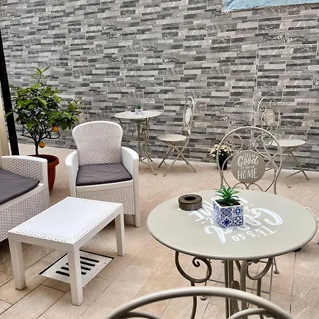 Gloves ベッド・アンド・ブレックファスト